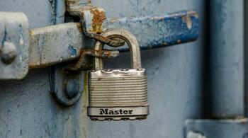 Lovitură pentru economia Aradului: Fabrica cu 900 de angajați își închide porțile înainte de Crăciun