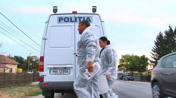 Femeia bătută pe stradă şi călcată cu maşina de amant, ieri, pe un drum din Prahova, a murit la spital