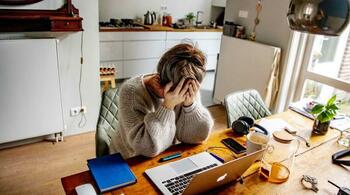 Zodii la un pas de burnout! Află cine nu mai știe să spună „stop” muncii!