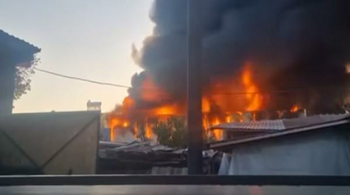 Incendiu violent la o hală industrială din Șendreni, Galați