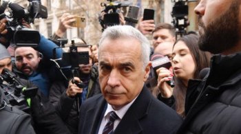 Incident la Alba Iulia, de Ziua Națională: Un bărbat i-a strigat lui Georgescu „Marș la Moscova”