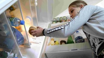 Avertisment UE: intoxicații grave cu o bacterie din frigider