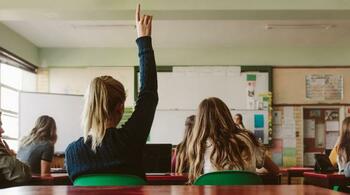 Limba română: Ce înseamnă „a exonera”?