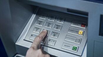 Ministrul Muncii: Pensiile ar trebui plătite pe card