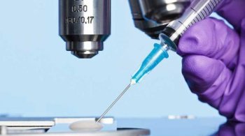 Oamenii de știință sunt tot mai aproape de un vaccin universal împotriva cancerului