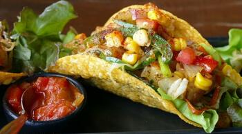 Pachețele crocante cu tortilla și pui: Cum prepari chimichangas, preparatul mexican care te cucerește