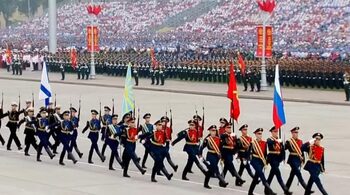 China își expune miercuri arsenalul militar într-o paradă controlată cu strictețe