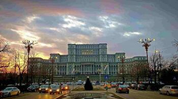 Factura la electricitate a Casei Poporului, cât pentru 4.200 de locuințe obișnuite