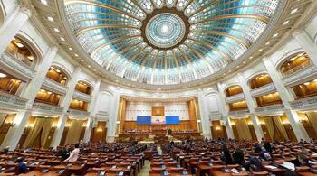 Parlamentul lucrează duminică. Astăzi se votează cele patru moțiuni de cenzură ale AUR