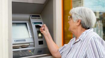 Pensionarii cu venituri peste 3.000 lei plătesc CASS din august, cu excepții