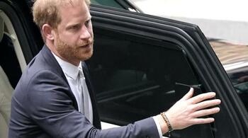 Prințul Harry a vizitat mormântul reginei Elisabeta. Speculații privind o întâlnire cu regele Charles