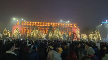 Protest în Piața Victorie, după documentarul Recorder. Câteva sute de oameni cer demisia Liei Savonea