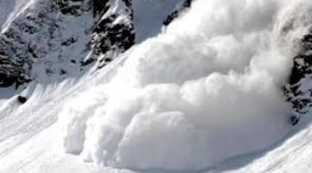 Avertisment pentru turiști: Risc de avalanșe însemnat în Bucegi, Făgăraș și Parâng-Șureanu