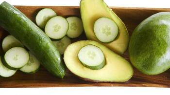 Salata care aduce briza mării pe masa ta. Ton cu avocado și arome proaspete