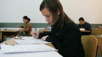 Transformare radicală a liceelor, de anul viitor. Sindicatele sunt revoltate: „vor preda nepalezii”