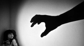 Tânăr de 20 de ani, arestat pentru viol asupra unui minor