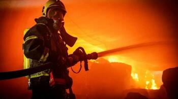Zeci de oameni au murit într-un incendiu la un centru comercial din Irak