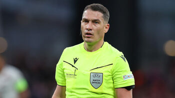 Decizia lui Istvan Kovacs i-a împărțit pe analiştii britanici în două tabere! Wayne Rooney: „De aia am vrut VAR! E (…)