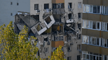 Surpriză colosală! Ce a descoperit un locatar dintr-un apartament din blocul din Rahova! Polițiștii dormeau și…