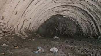 Explozii zilnice pentru săparea tunelului Robești pe Valea Oltului: a început dinamitarea celui mai dificil tronson (…)