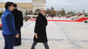 Cum a apărut Gigi Becali la sfințirea Catedralei Neamului, duminică dis-de-dimineață
