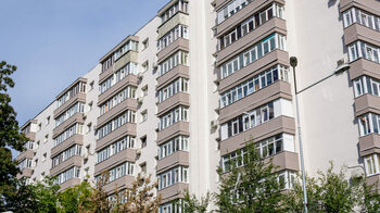 Interzis pentru românii de la bloc! Nu au voie să facă asta în propriul balcon!