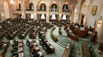 Statul paralel cu munca! Zeci de instituții publice trăiesc din bani publici fără să producă nimic. România are (…)