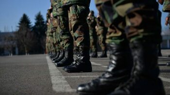 Avertisment pentru tinerii chemați în armată! Cei născuți după 2008 trebuie să depună cerere!