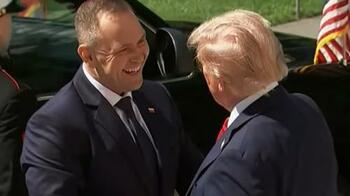 Trump: "Nawrocki face o treabă fantastică; mă bucur că l-am susținut în alegeri. Nu susțin pe oricine, dar el a (…)