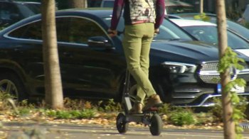 Legislaţia privind circulaţia cu trotinete electrice. Vârsta minimă şi alte obligaţii