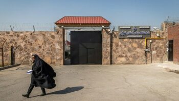 Moartea unor deținute în Iran readuce în discuție închiderea celei mai dure închisori pentru femei
