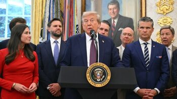 Donald Trump spune din nou că este „foarte dezamăgit” de Putin și promite să facă „ceva” în curând