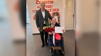 O viață dedicată slujirii: măicuța Luciana, sărbătorită la împlinirea vârstei de 100 de ani de Primăria Oradea