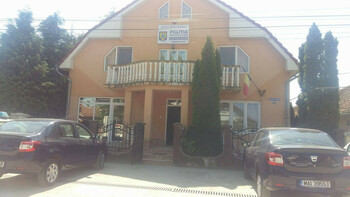 Prostituată jefuită lângă Valea lui Mihai. Un bărbat ar fi amenințat-o cu un baston și i-a smuls telefonul