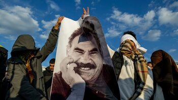 Pace între kurzi și Turcia? PKK depune armele