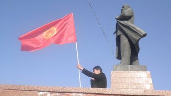 „Goodbye, Lenin”. Kîrgîzstanul continuă campania de demolare a monumentelor sovietice