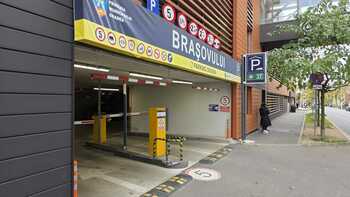 Blocați la barieră: sistemele automate din parcările orădene pun răbdarea șoferilor la încercare