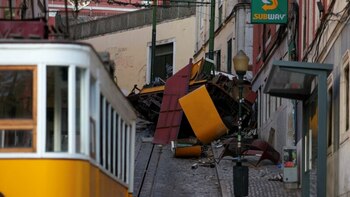 Numărul morților din accidentul de tramvai din Lisabona crește. Nu se știe de victime moldovene