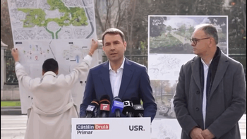 Lui Cătălin Drulă i se prăbușește programul politic la propriu. Una dintre planșele electorale a căzut peste (…)