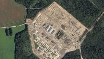 Imagini din satelit par să arate construcția secretă a unei baze „strategice” în Belarus