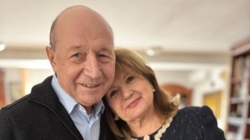 Traian Băsescu a sărbătorit nunta de aur: fostul președinte și soția sa, Maria, și-au reînoit jurămintele