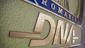 Primar de comună, reținut pentru luare de mită