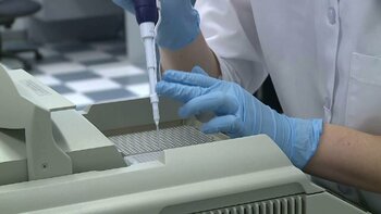 Proiect depus de PNL în Parlament: Bolnavii de cancer să aibă posibilitatea de a-şi retrage integral banii acumulaţi (…)