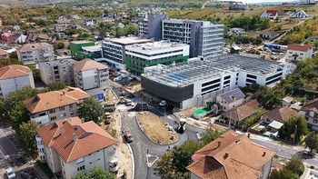 Parcarea supraetajată și Ambulatoriul Spitalului Județean, spre finalizare. Se lucrează în ritm alert