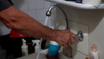 Apa de la robinet din România mai scumpă de 10 ori decât în deșertul Sahara