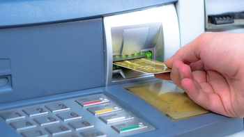 Numerar pe card în timp real: Serviciu nou lansat în peste 1.500 de oficii poștale