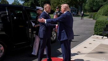 „Suntem foarte aliniați cu Polonia”. Trump promite președintelui naționalist Nawrocki mai multe trupe americane