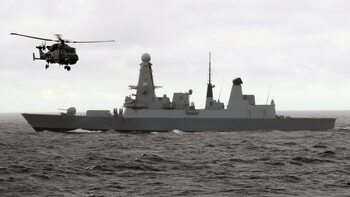 Britanicii au monitorizat în premieră un distrugător rusesc într-o operațiune NATO, pe fondul tensiunilor cu Moscova