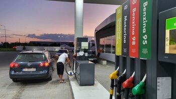 Miros de benzină sau motorină în habitaclu: când devine urgență