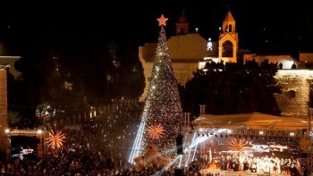 Bradul de Crăciun din Betleem a fost aprins pentru prima dată în ultimii 2 ani